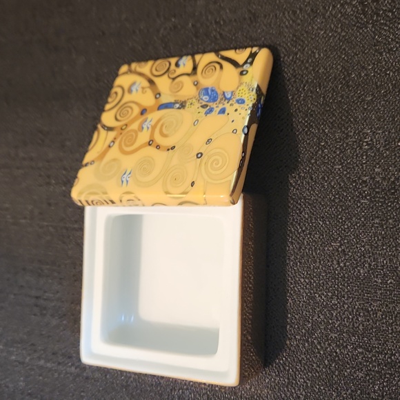 GUSTAV KLIMT " TREE OF LIFE"SMALL CERAMIC LIDDED TRINKET BOX - Picture 4 of 6